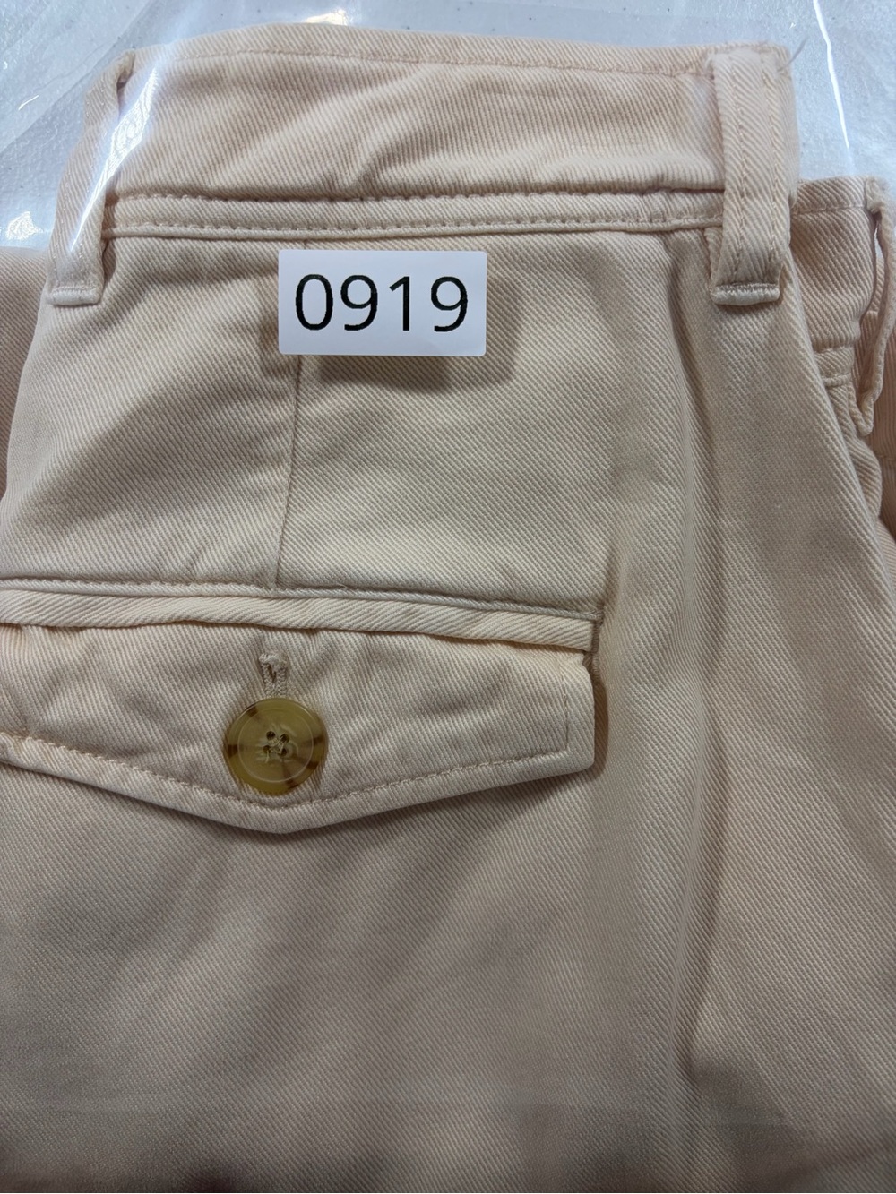Everlane The Utility Barrel 100% TENCEL™ Lyocell Cream High-Waist Pants (00) - Picture 9 of 9